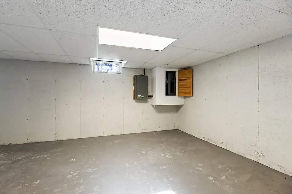 22 Court Street Winslow ME 04901