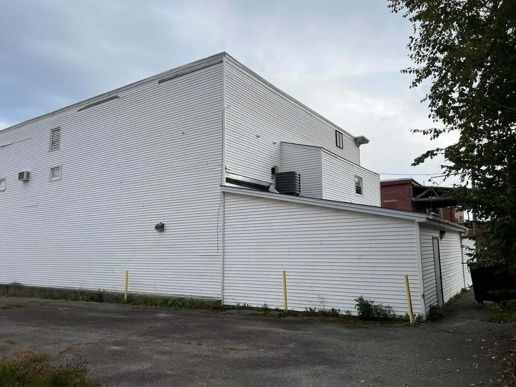 140 Penobscot Avenue Millinocket ME 04462