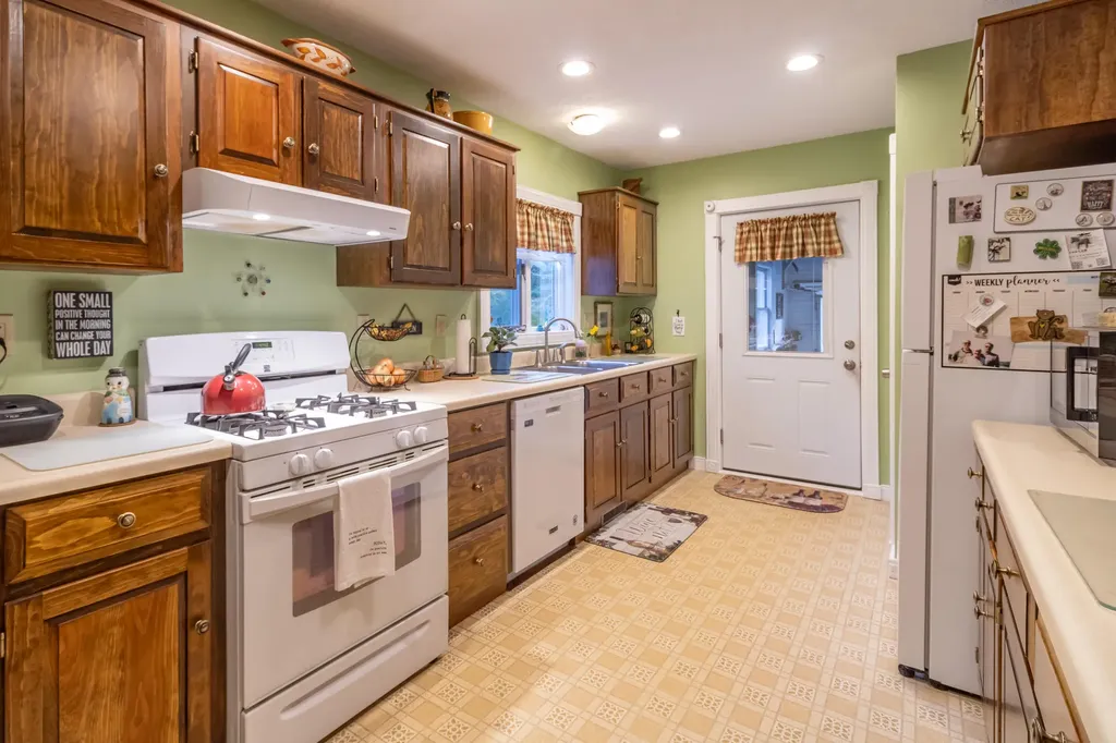 78 Spruce Street Bucksport ME 04416