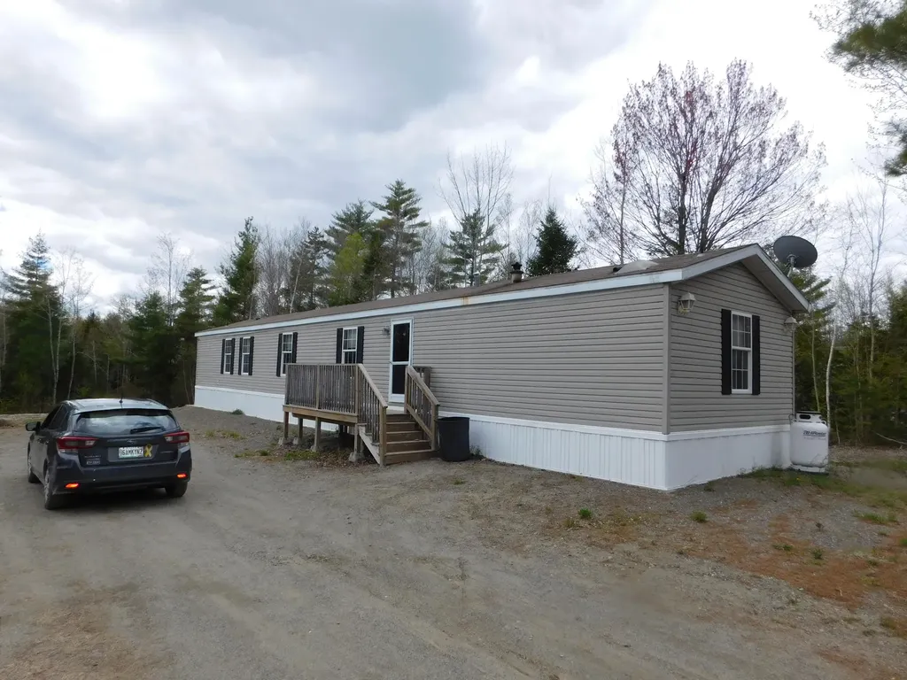 124 Bo's Lane Greenbush ME 04418