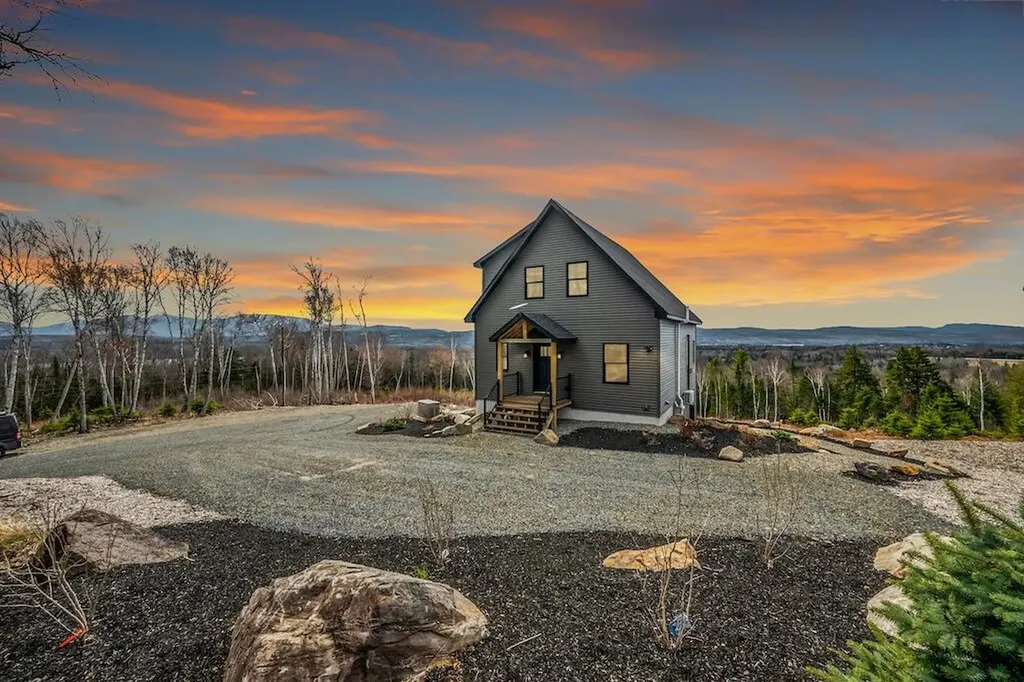 19 Barkies Way Rangeley ME 04970