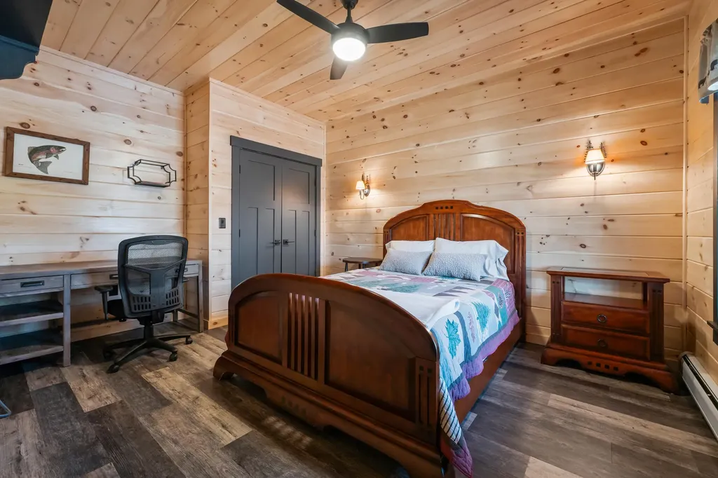 19 Barkies Way Rangeley ME 04970