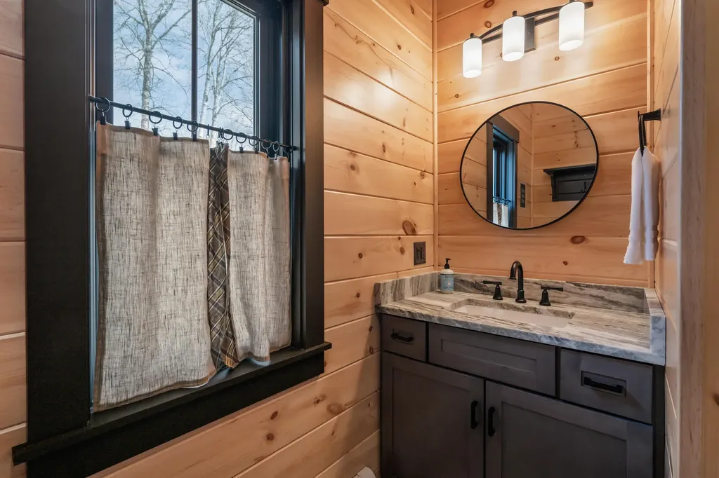 19 Barkies Way Rangeley ME 04970