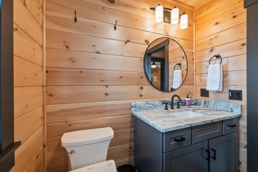 19 Barkies Way Rangeley ME 04970