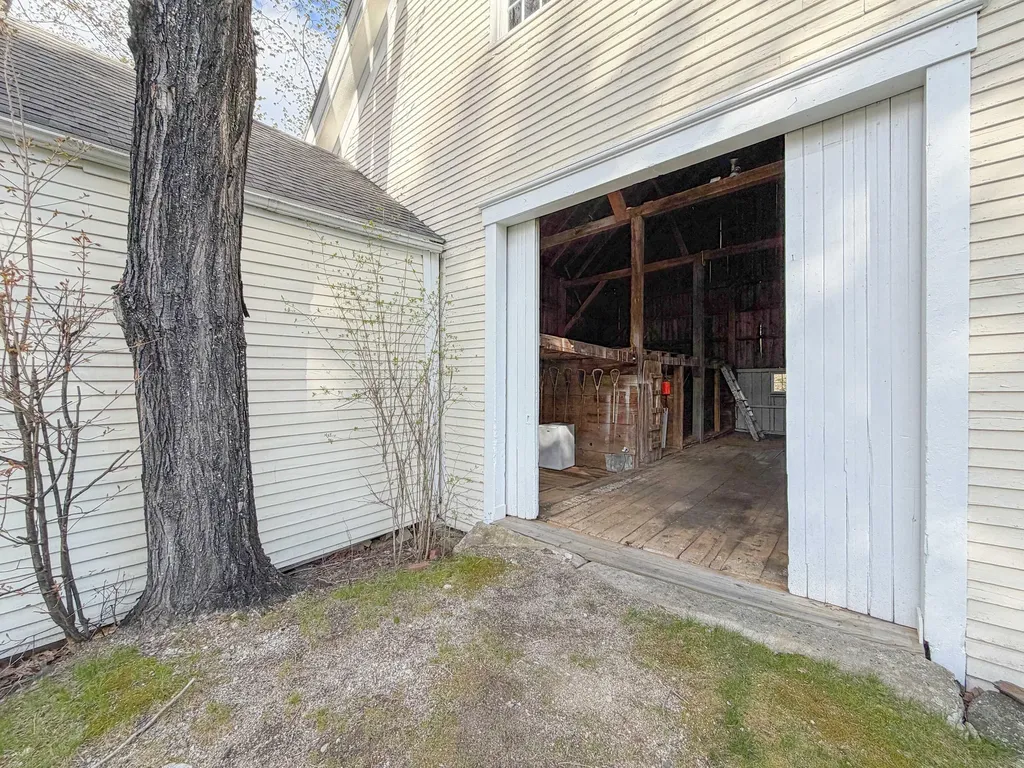 119 Memorial Highway North Yarmouth ME 04097