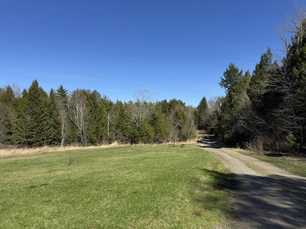 61 Pit Road Vassalboro ME 04989