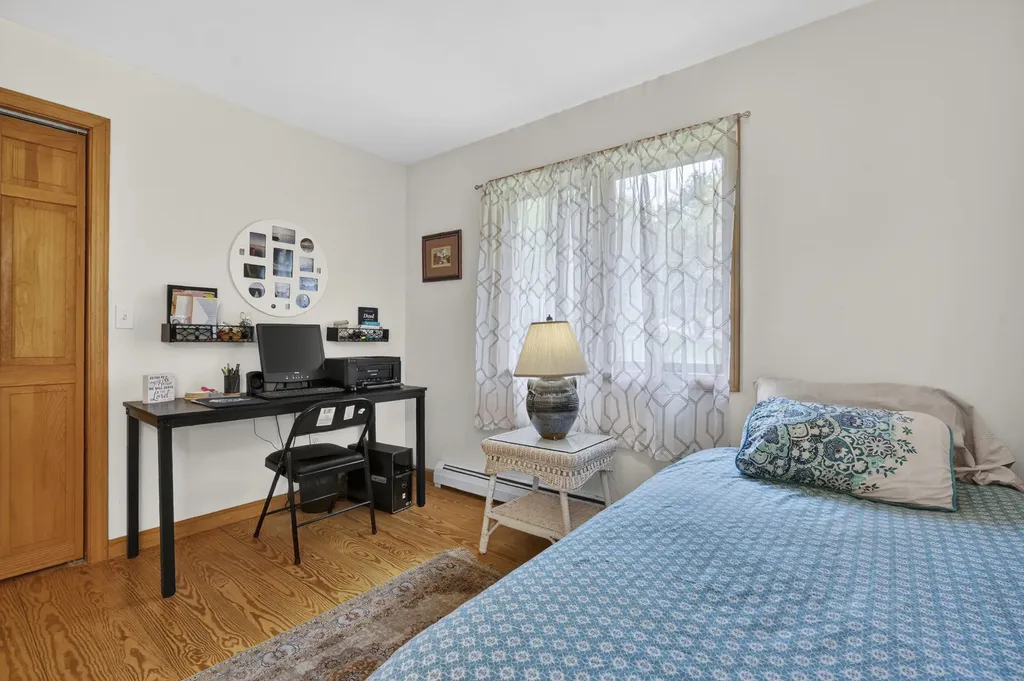 156 Bisco Road Paris ME 04281