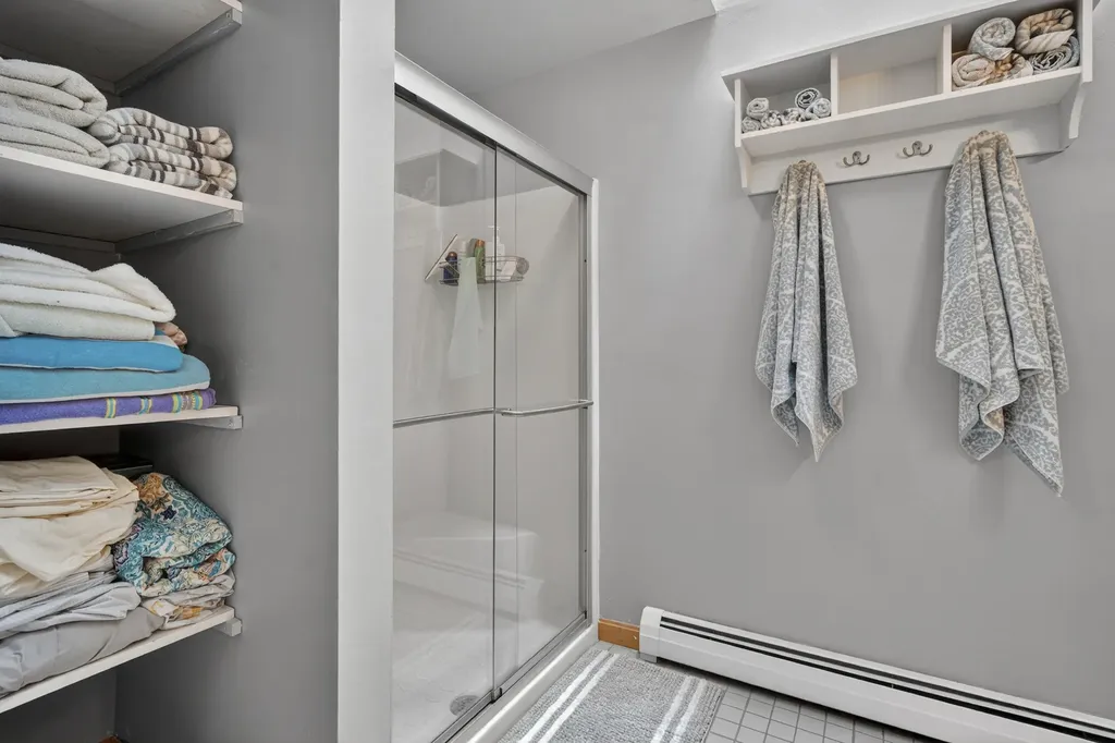 156 Bisco Road Paris ME 04281