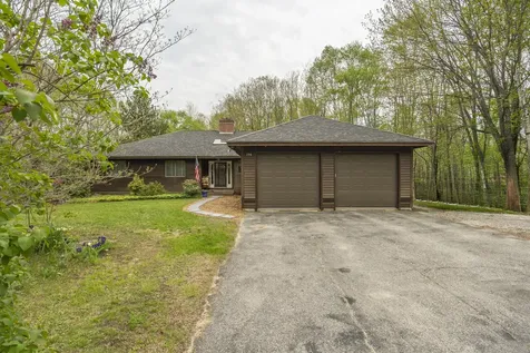 156 Bisco Road Paris ME 04281