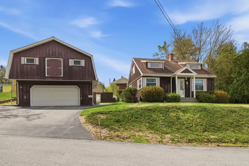 5 Lynn Street Lewiston ME 04240