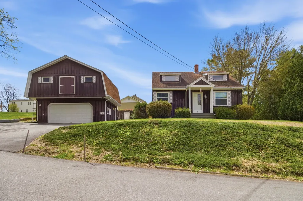5 Lynn Street Lewiston ME 04240
