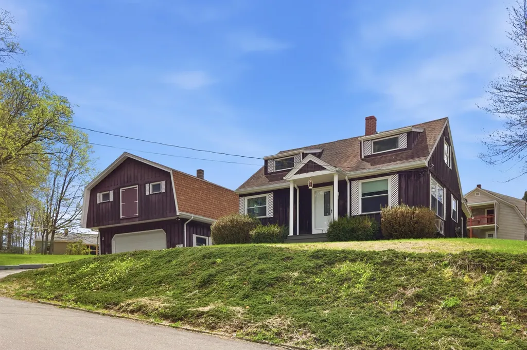 5 Lynn Street Lewiston ME 04240