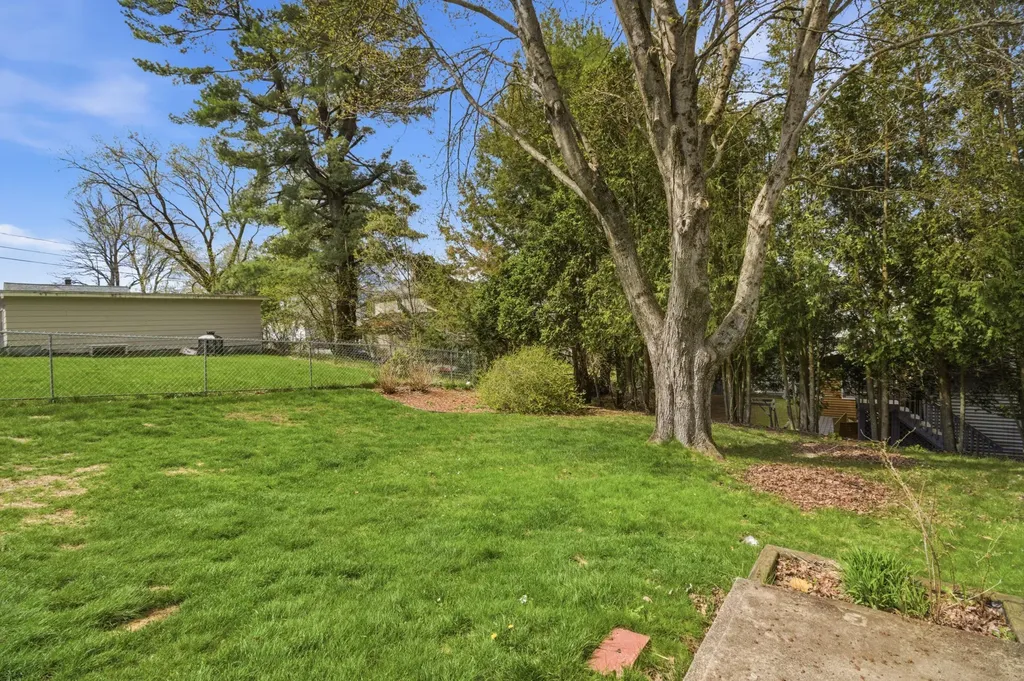 5 Lynn Street Lewiston ME 04240