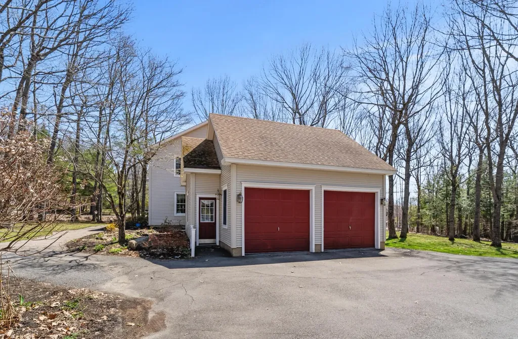 1005 Buck Hill Drive Veazie ME 04401