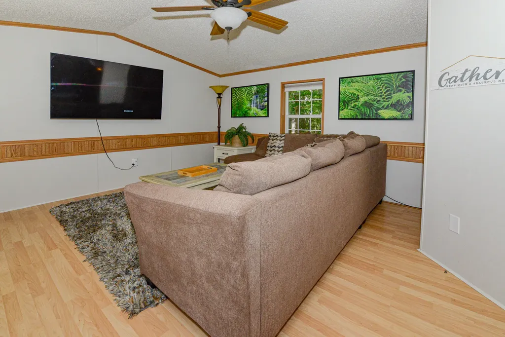 6 Donna Avenue Naples ME 04055