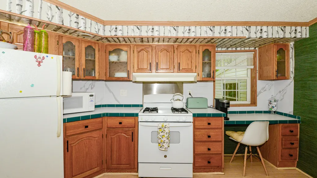 6 Donna Avenue Naples ME 04055