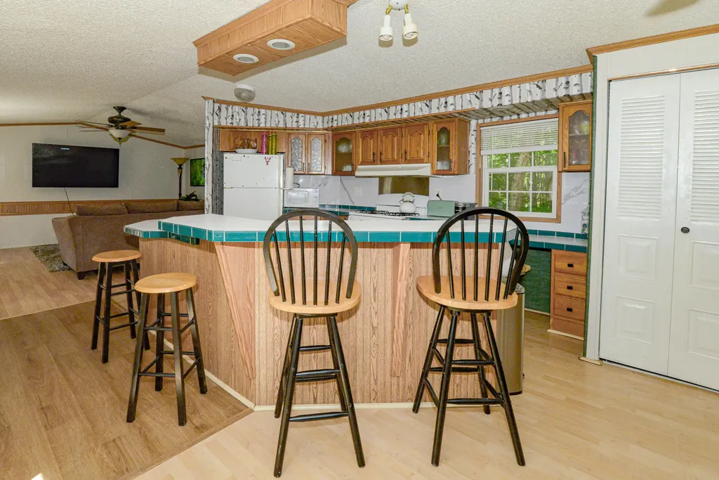 6 Donna Avenue Naples ME 04055