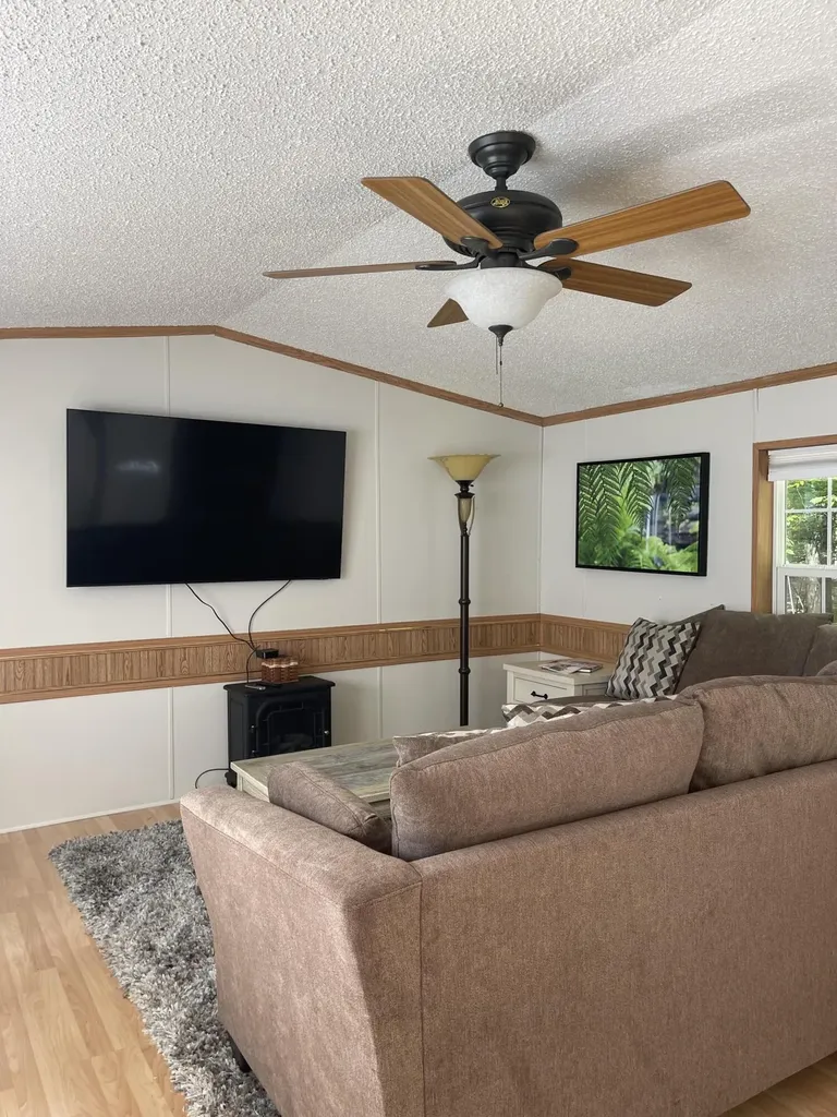 6 Donna Avenue Naples ME 04055