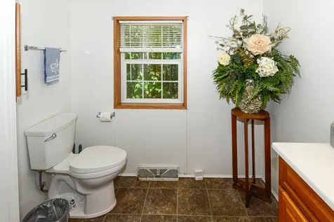 6 Donna Avenue Naples ME 04055