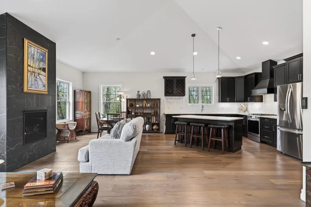 7 River Oaks Way Falmouth ME 04105