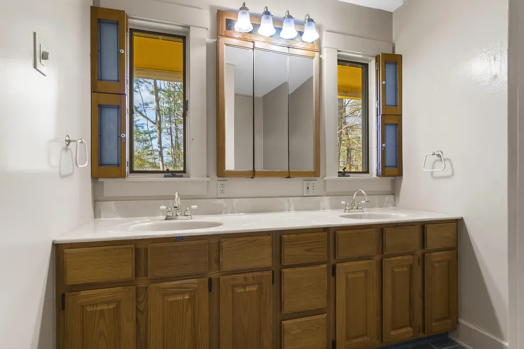 447 Wiscasset Road Boothbay ME 04537