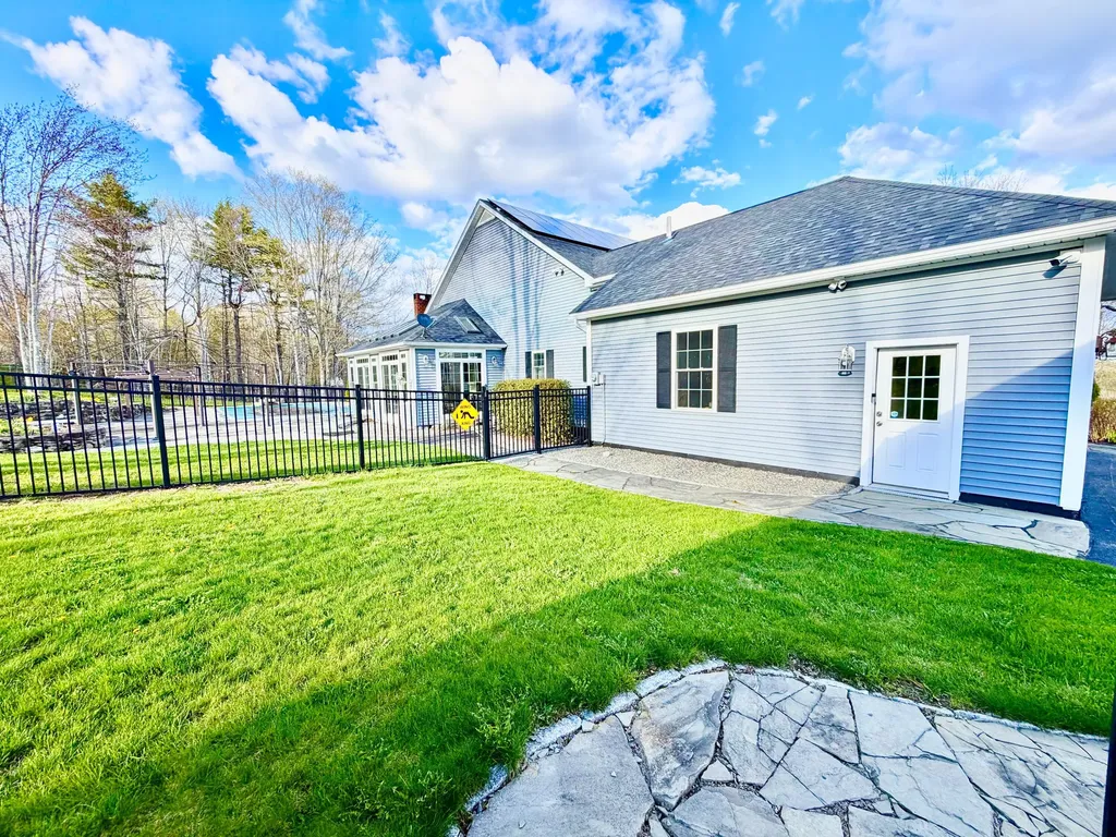 1 Deer Hill Lane Hampden ME 04444