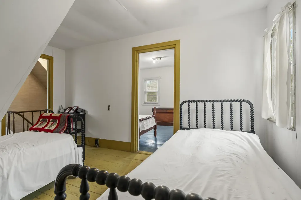 11 Academy Hill Road Newcastle ME 04553