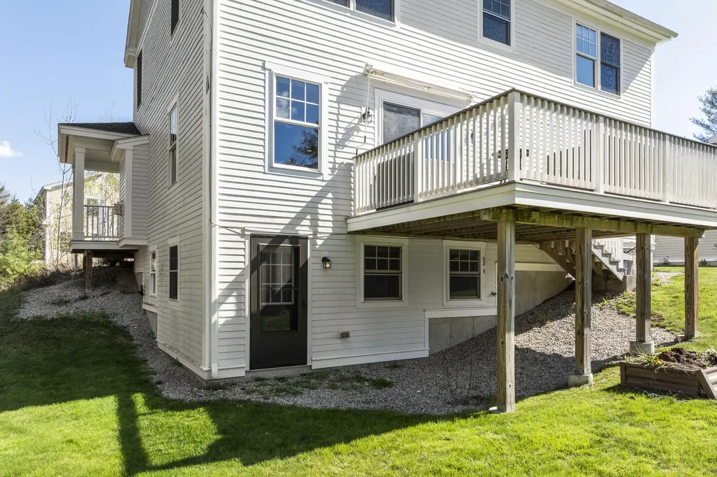11 Reid Lane Cumberland ME 04021