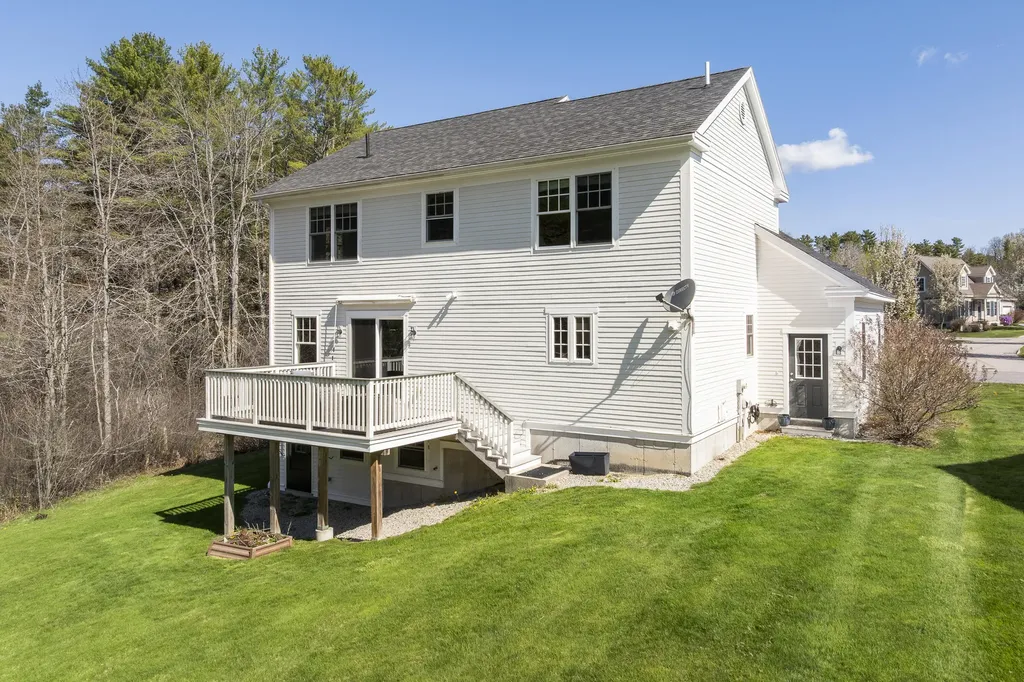 11 Reid Lane Cumberland ME 04021