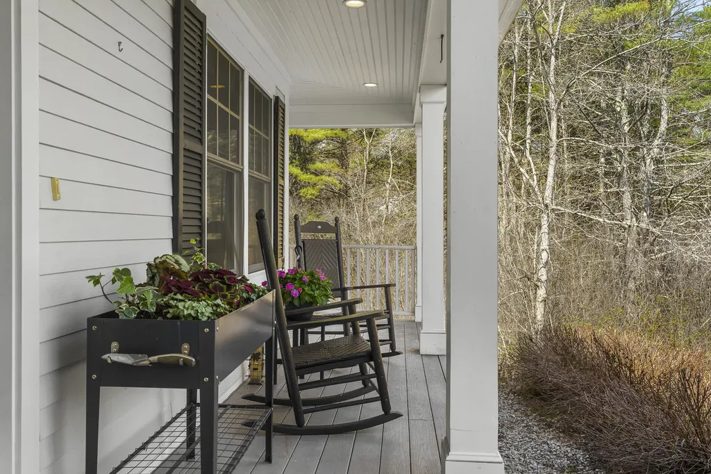 11 Reid Lane Cumberland ME 04021