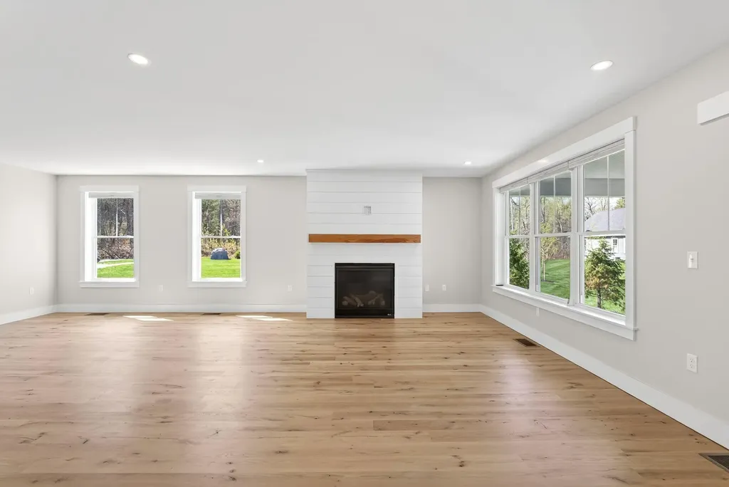 5 Honeysuckle Lane Falmouth ME 04105