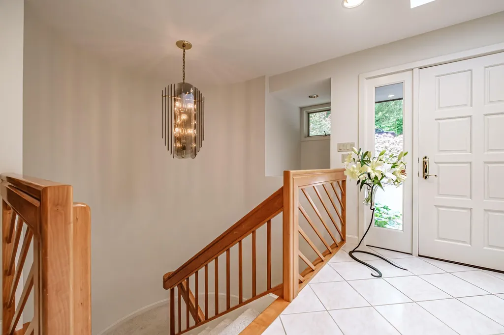 15 Inverness Road Falmouth ME 04105