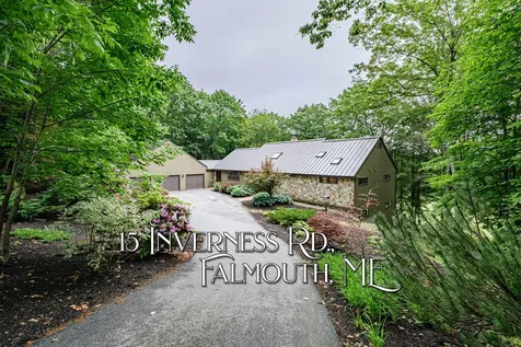 15 Inverness Road Falmouth ME 04105