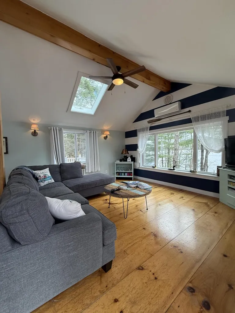 71 Mackenzie Avenue Lincoln ME 04457