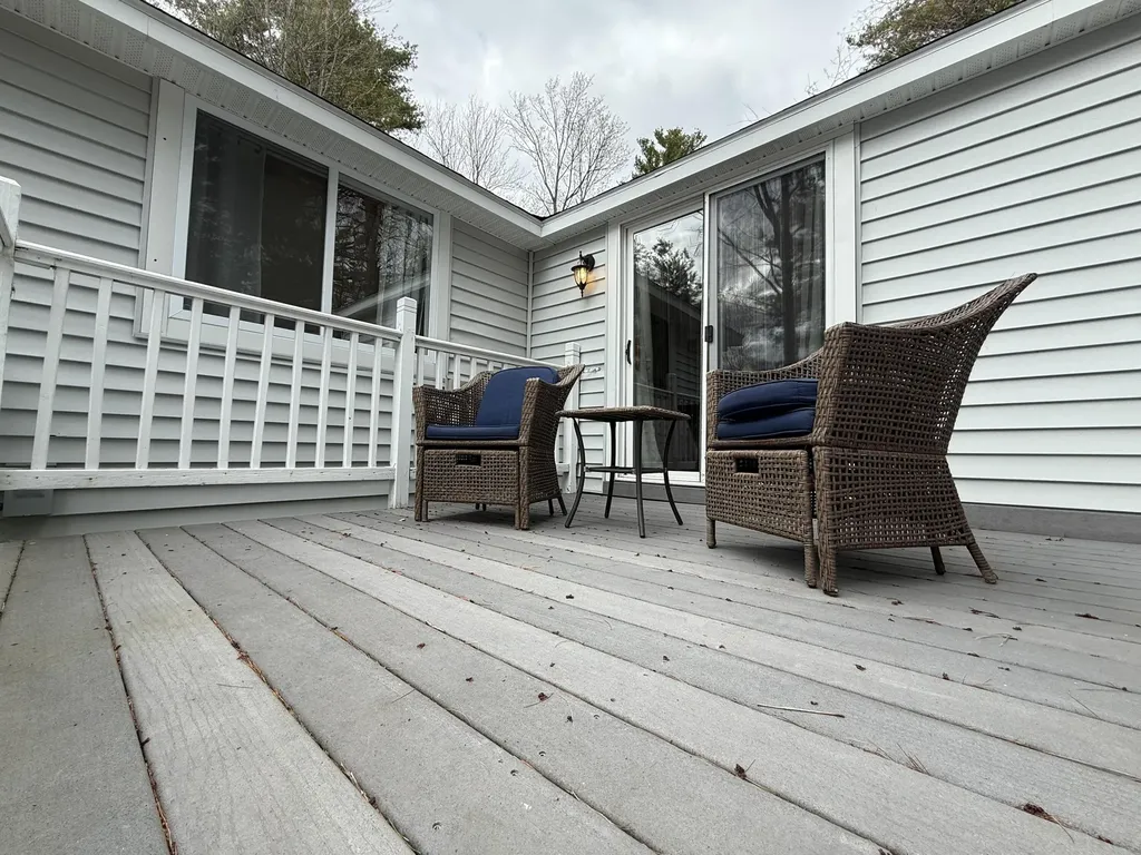 71 Mackenzie Avenue Lincoln ME 04457