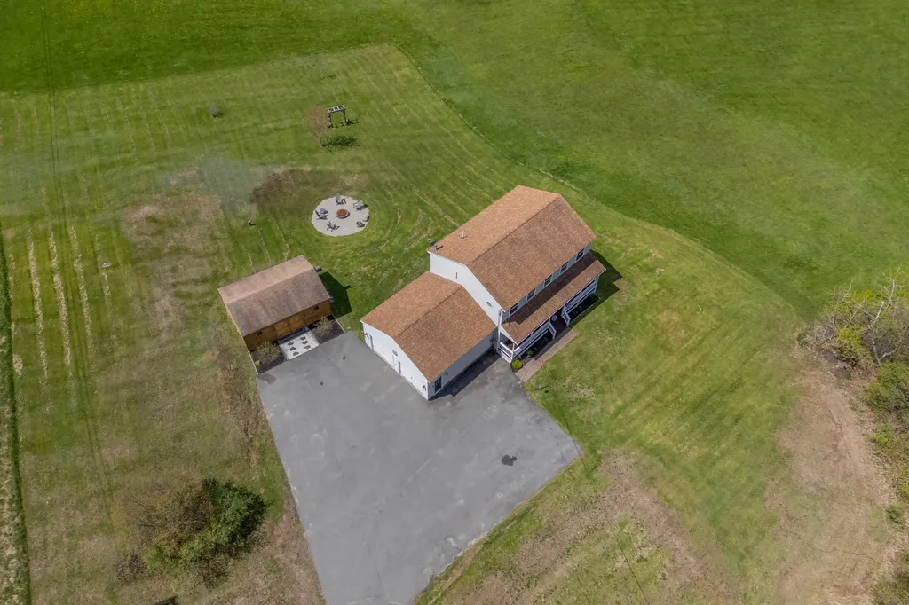 252 Ossipee Trail E Gorham ME 04038