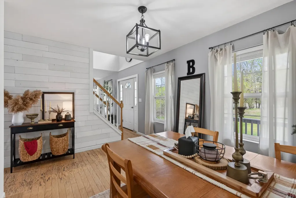 252 Ossipee Trail E Gorham ME 04038