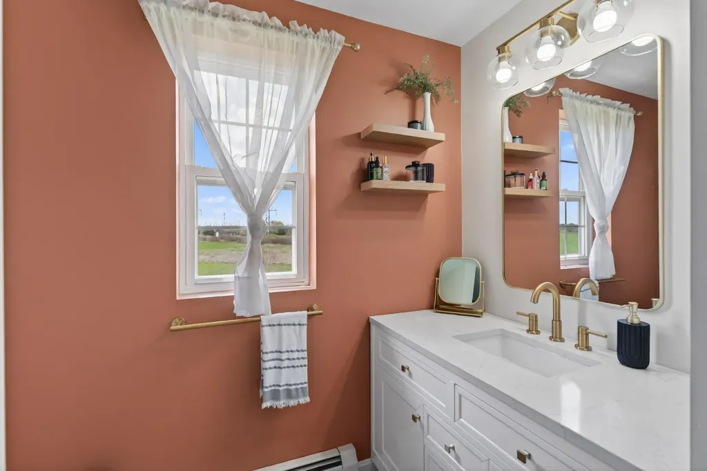 252 Ossipee Trail E Gorham ME 04038