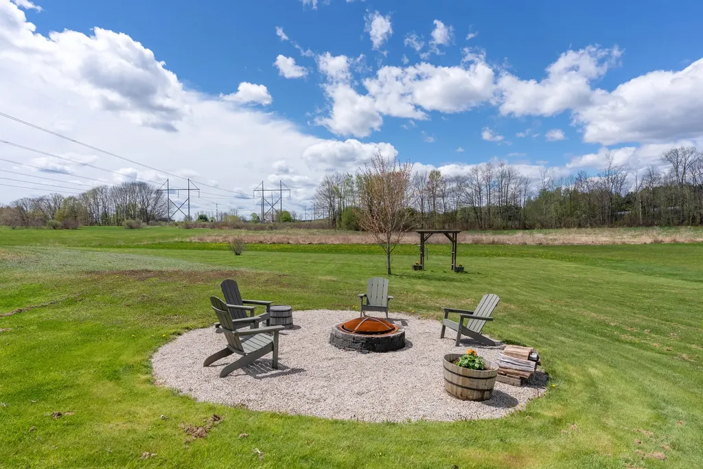 252 Ossipee Trail E Gorham ME 04038