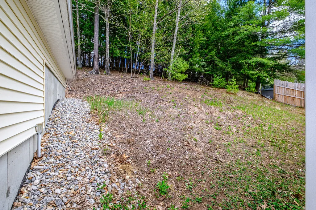3 Pine Ridge Road Paris ME 04281
