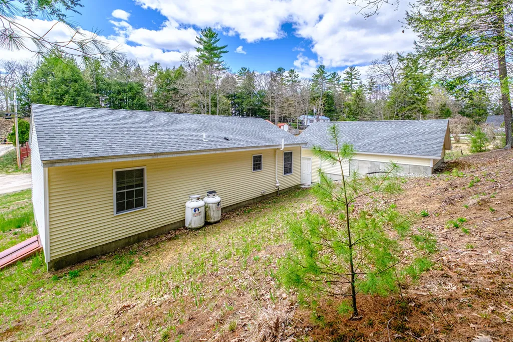 3 Pine Ridge Road Paris ME 04281