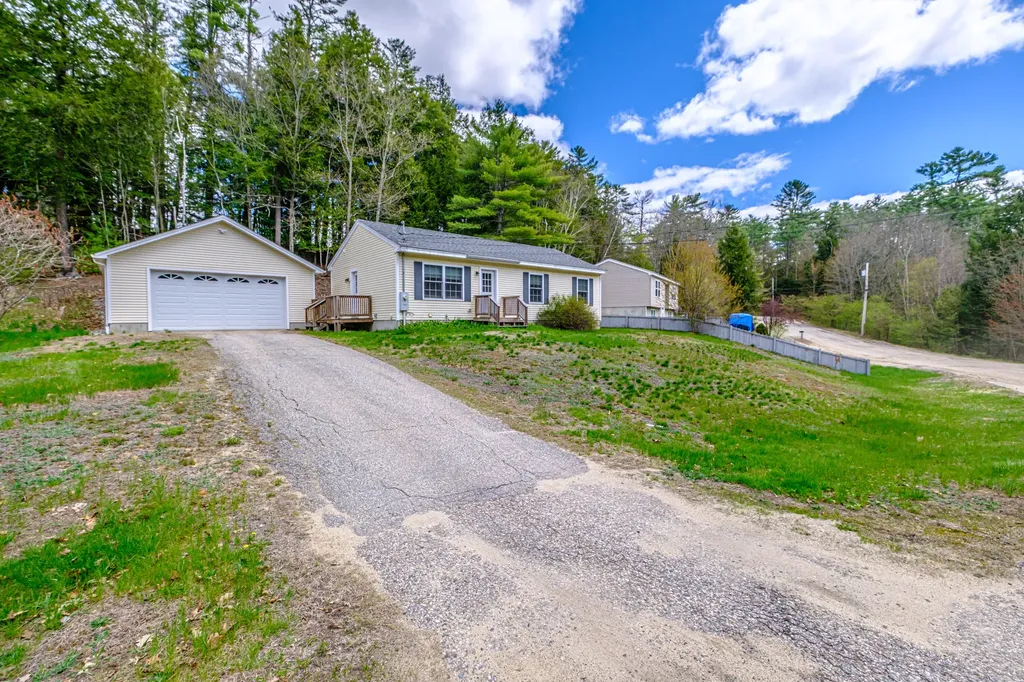 3 Pine Ridge Road Paris ME 04281
