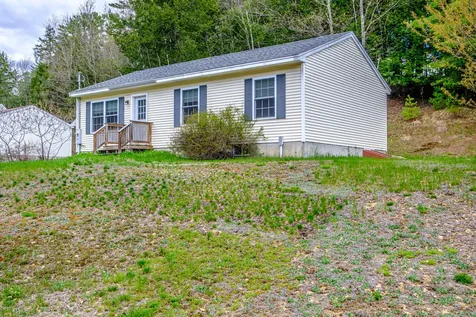 3 Pine Ridge Road Paris ME 04281
