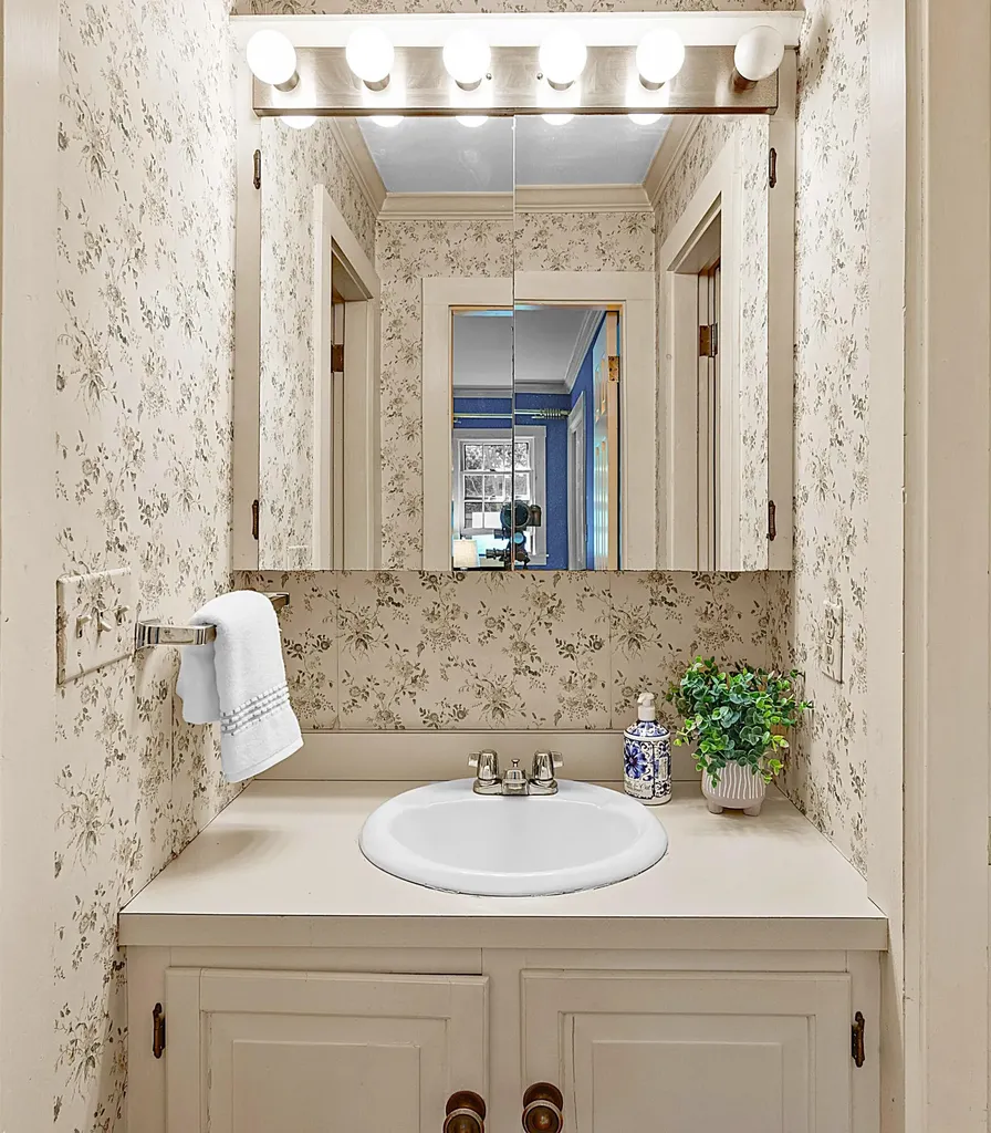 6 Old Port Road Kennebunk ME 04043