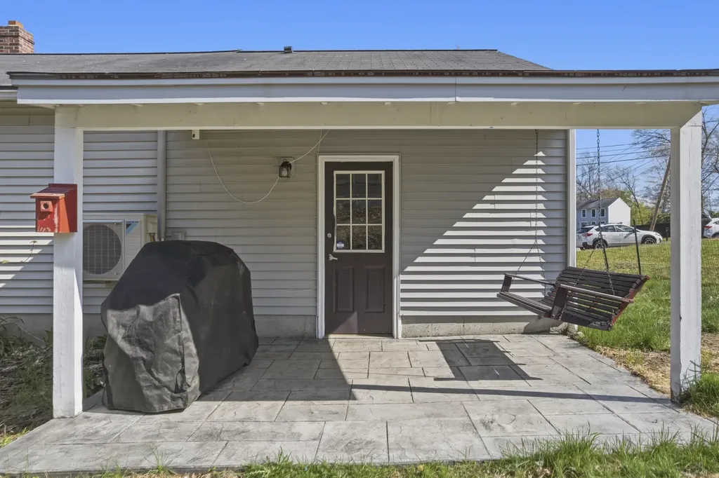 42 Kent Street Sanford ME 04073
