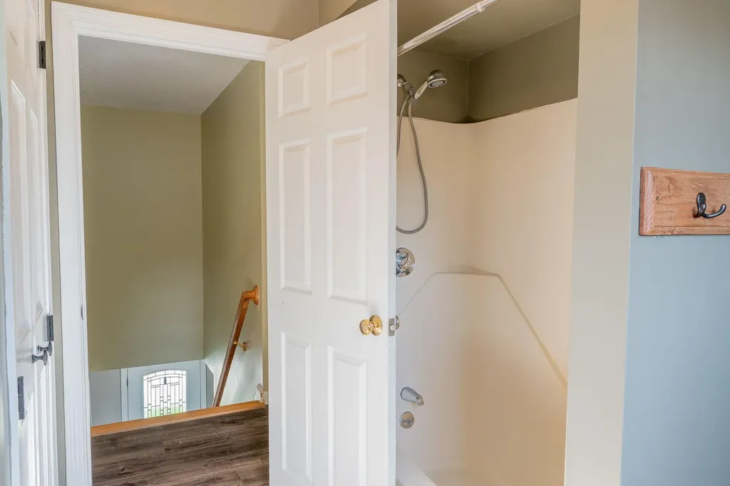7 Sandy Street Lewiston ME 04240