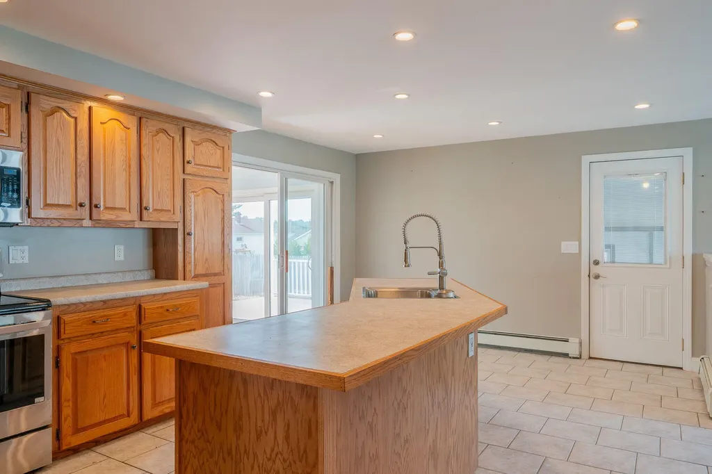 7 Sandy Street Lewiston ME 04240