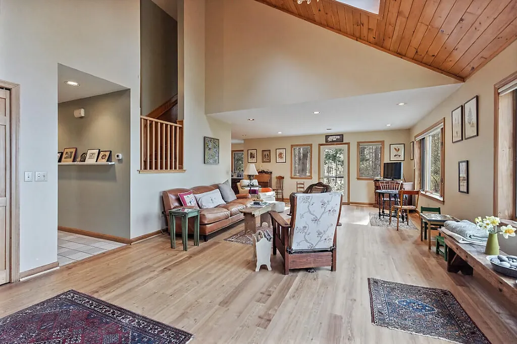 217 Leadbetter Road Wayne ME 04284