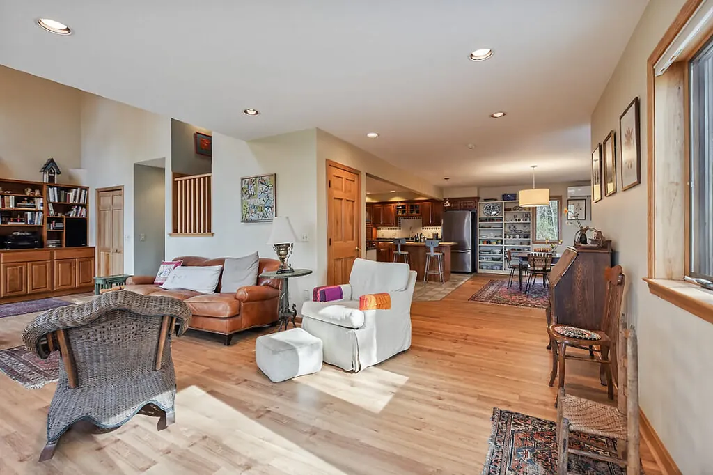 217 Leadbetter Road Wayne ME 04284