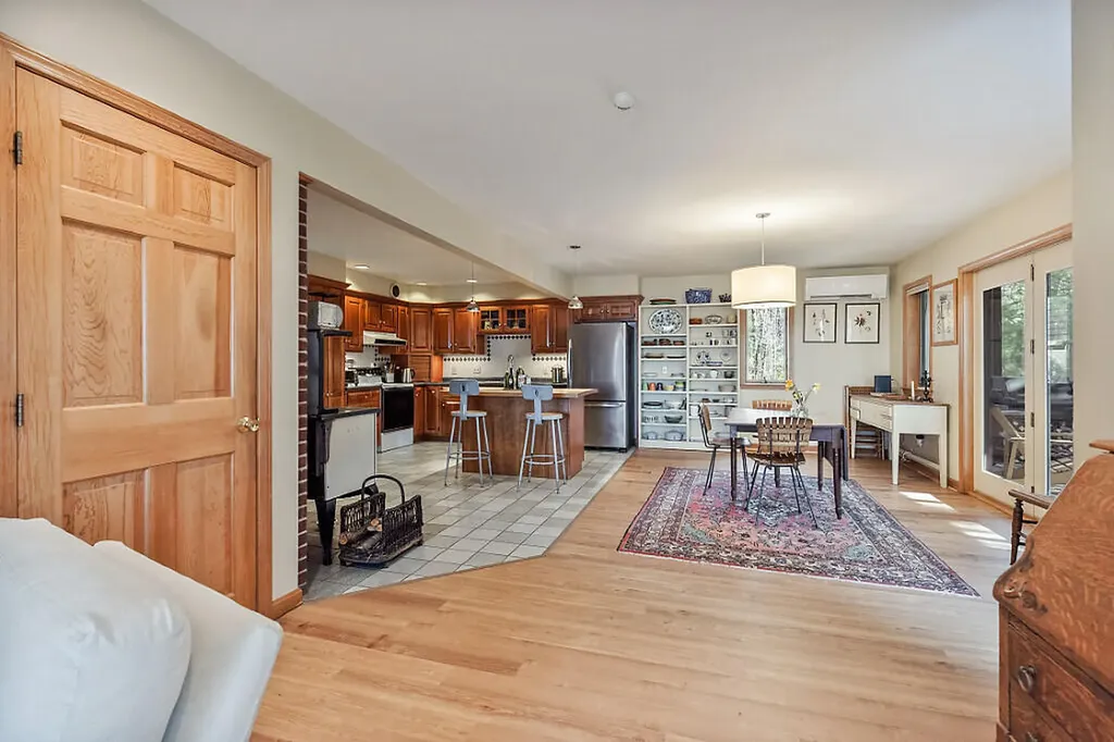 217 Leadbetter Road Wayne ME 04284